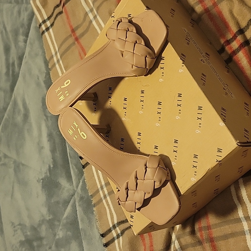 Shoes - Picture 2 of 3